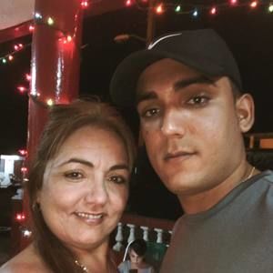 Meet your Posher, Yamile